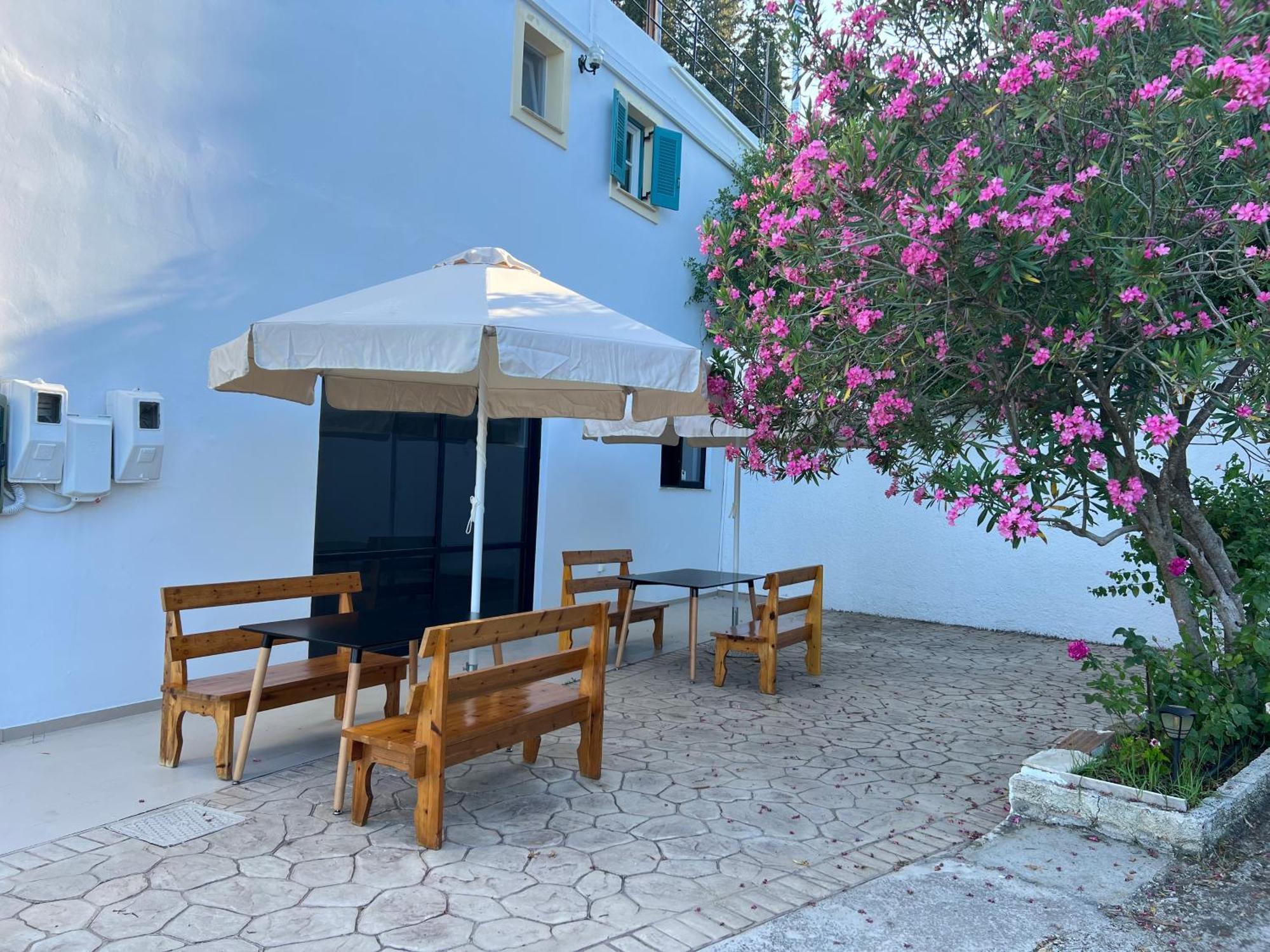 Nikoli Apartments Benitses  Bagian luar foto