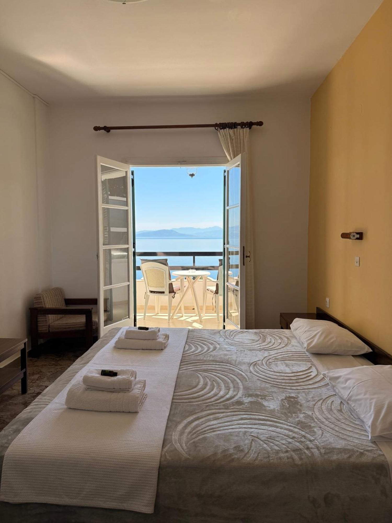 Nikoli Apartments Benitses  Bagian luar foto