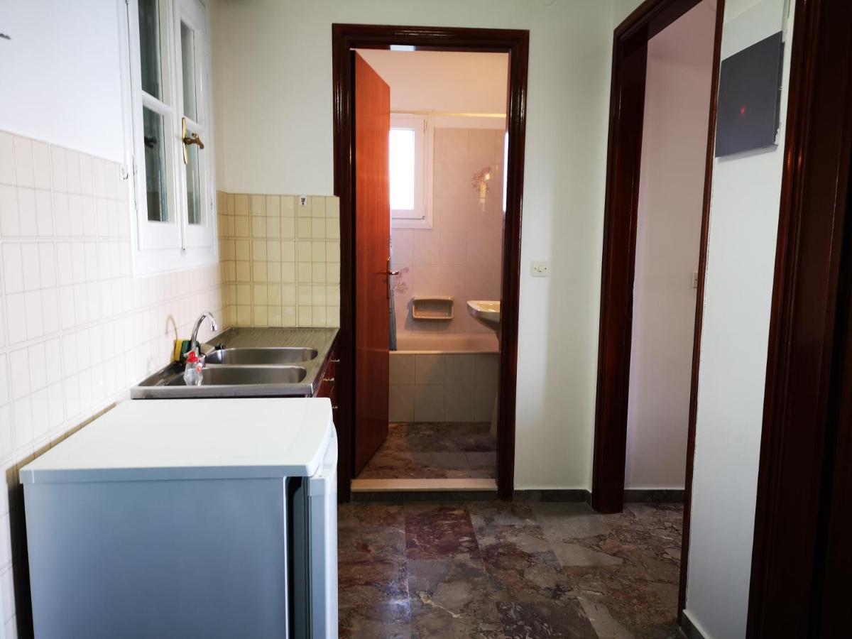 Nikoli Apartments Benitses  Bagian luar foto